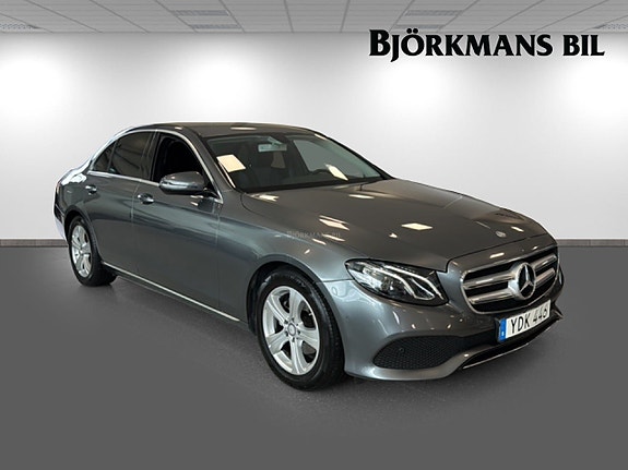 Mercedes-Benz E220 3 of 20