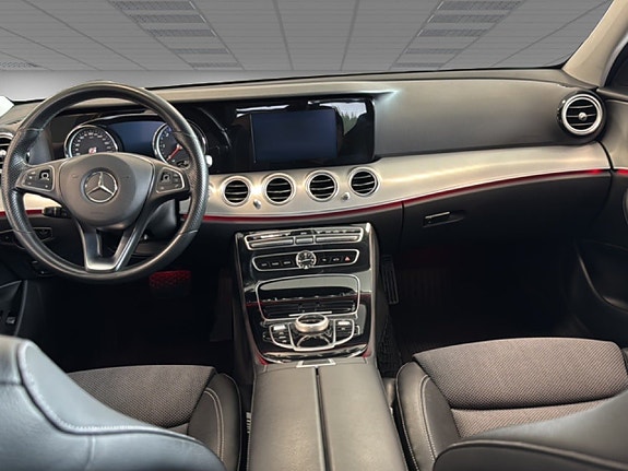 Mercedes-Benz E220 7 of 20