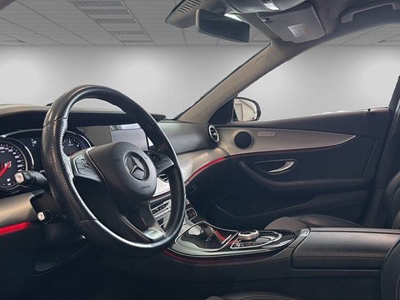 Mercedes-Benz E220 8 of 20