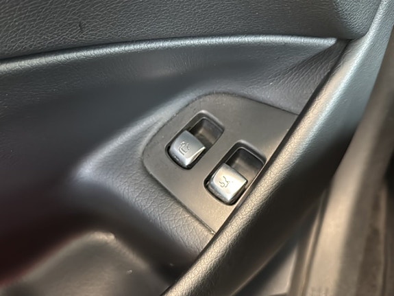 Mercedes-Benz E220 16 of 20