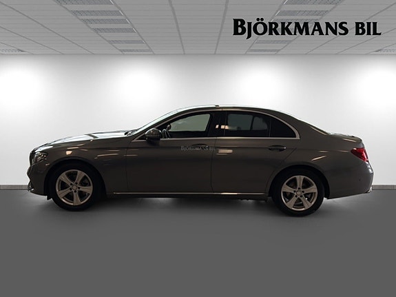 Mercedes-Benz E220 4 of 20