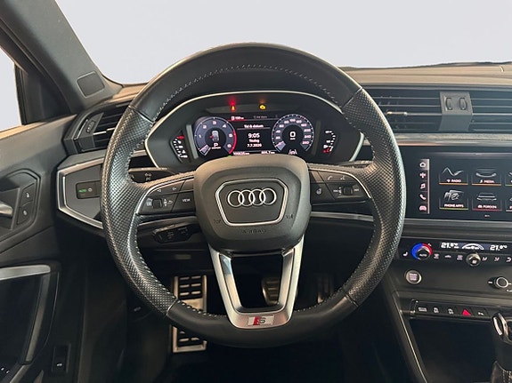 Audi Q3 11 of 18