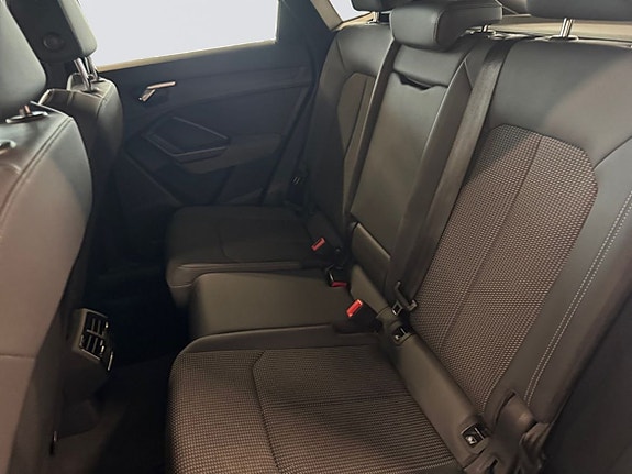 Audi Q3 14 of 18