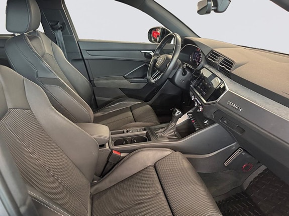 Audi Q3 15 of 18