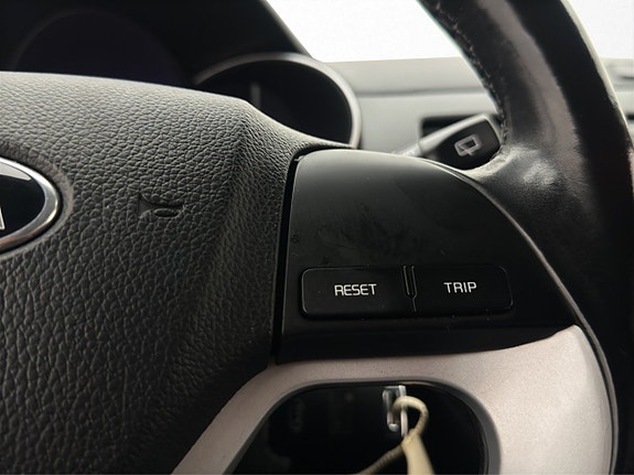 Kia Picanto 16 of 26