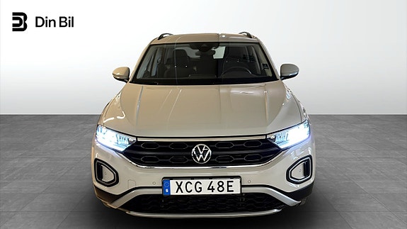 Volkswagen T-Roc 4 of 5