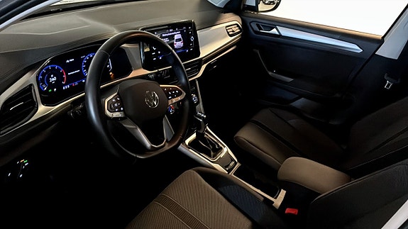 Volkswagen T-Roc 7 of 13