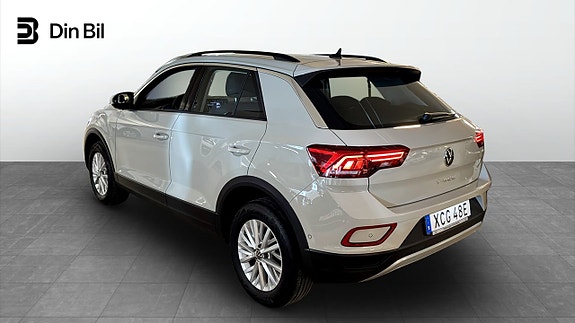 Volkswagen T-Roc 3 of 5