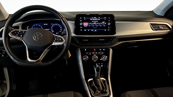 Volkswagen T-Roc 10 of 13