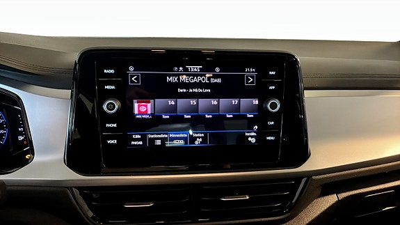 Volkswagen T-Roc 9 of 13