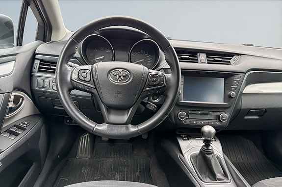 Toyota Avensis 11 of 17