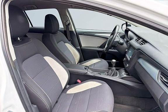 Toyota Avensis 16 of 17