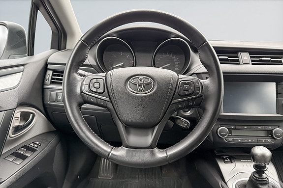 Toyota Avensis 12 of 17