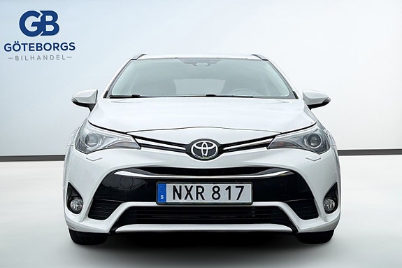 Toyota Avensis 8 of 17