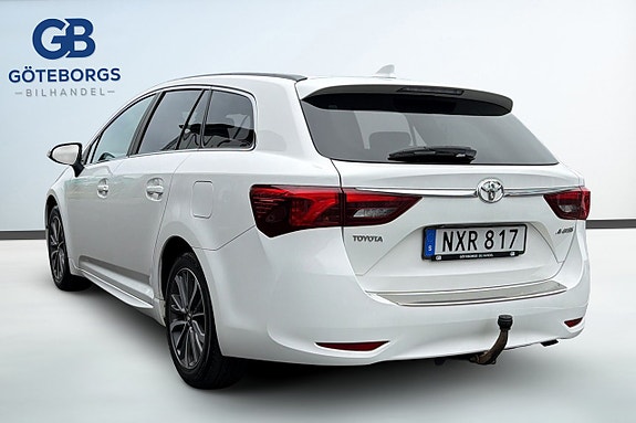 Toyota Avensis 4 of 17