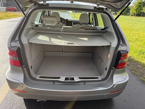 Mercedes-Benz B200 7 of 7
