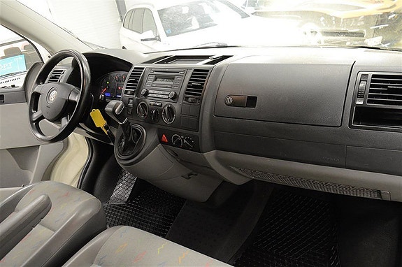 Volkswagen Transporter 12 of 13