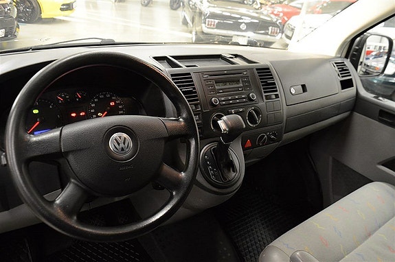 Volkswagen Transporter 10 of 13