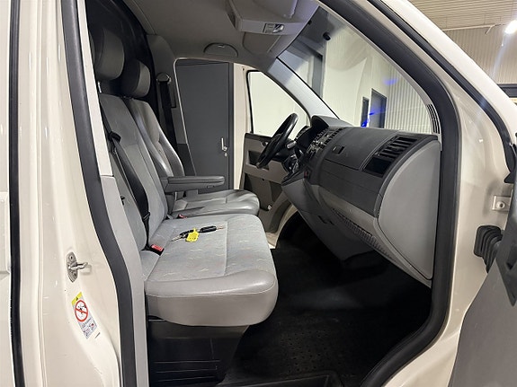 Volkswagen Transporter 9 of 13