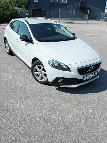 Volvo V40 Cross Country 7 of 11