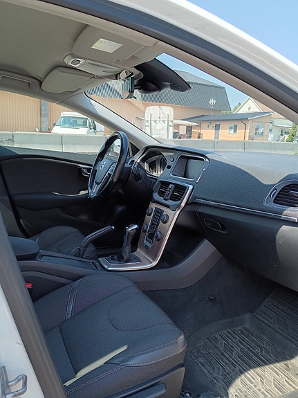 Volvo V40 Cross Country 9 of 11