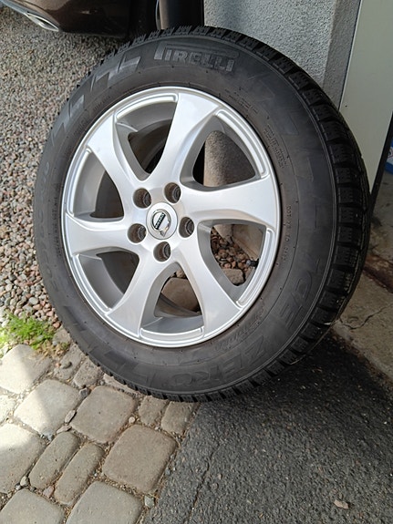 Volvo V40 Cross Country 11 of 11