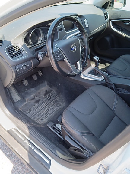 Volvo V40 Cross Country 8 of 11