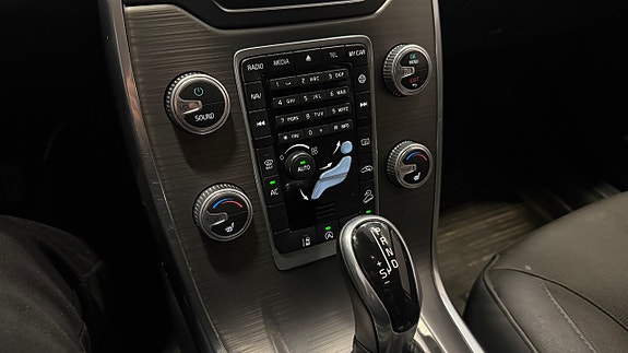 Volvo XC70 22 of 30