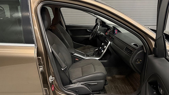 Volvo XC70 16 of 30