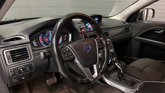 Volvo XC70 13 of 30