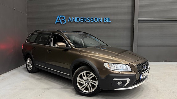 Volvo XC70 2 of 30