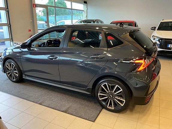 Hyundai i20 3 of 12