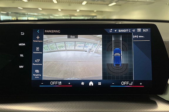 BMW iX2 13 of 18