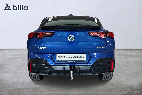 BMW iX2 4 of 18