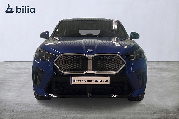 BMW iX2 5 of 18