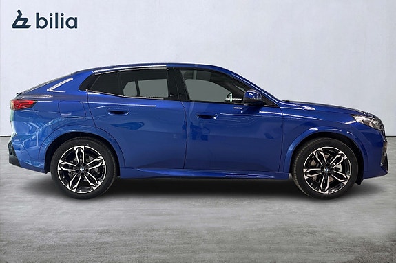 BMW iX2 15 of 18