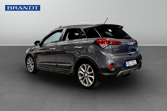 Hyundai i20 3 of 17