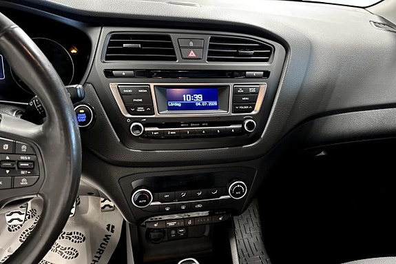 Hyundai i20 11 of 17