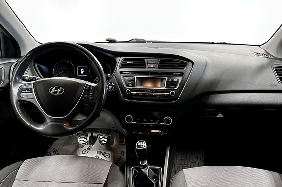 Hyundai i20 7 of 17