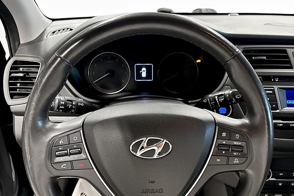 Hyundai i20 13 of 17
