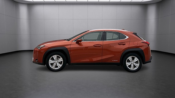 Lexus UX250h 2 of 23