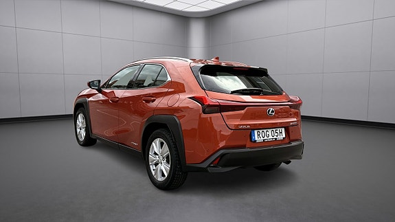Lexus UX250h 3 of 23