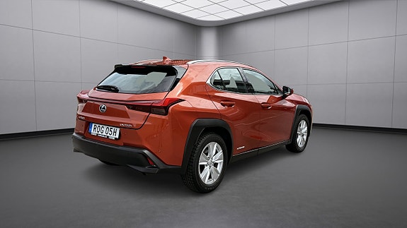 Lexus UX250h 5 of 23