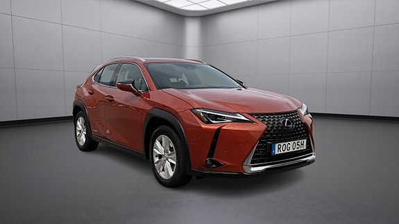 Lexus UX250h 7 of 23