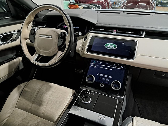 Land Rover Range Rover Velar 9 of 16
