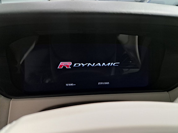 Land Rover Range Rover Velar 13 of 16