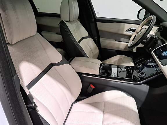Land Rover Range Rover Velar 11 of 16