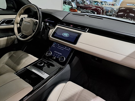 Land Rover Range Rover Velar 10 of 16