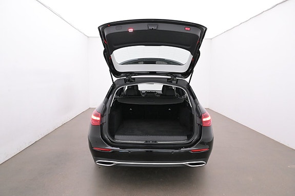 Mercedes-Benz C300 23 of 27