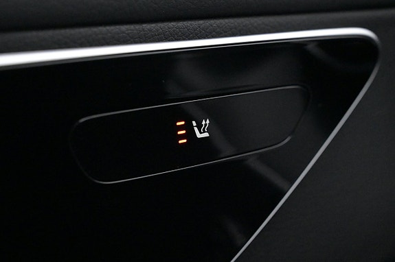 Mercedes-Benz C300 12 of 27